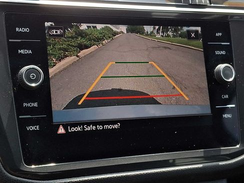 Certified 2024 Volkswagen Tiguan SE AWD/4WD image 16