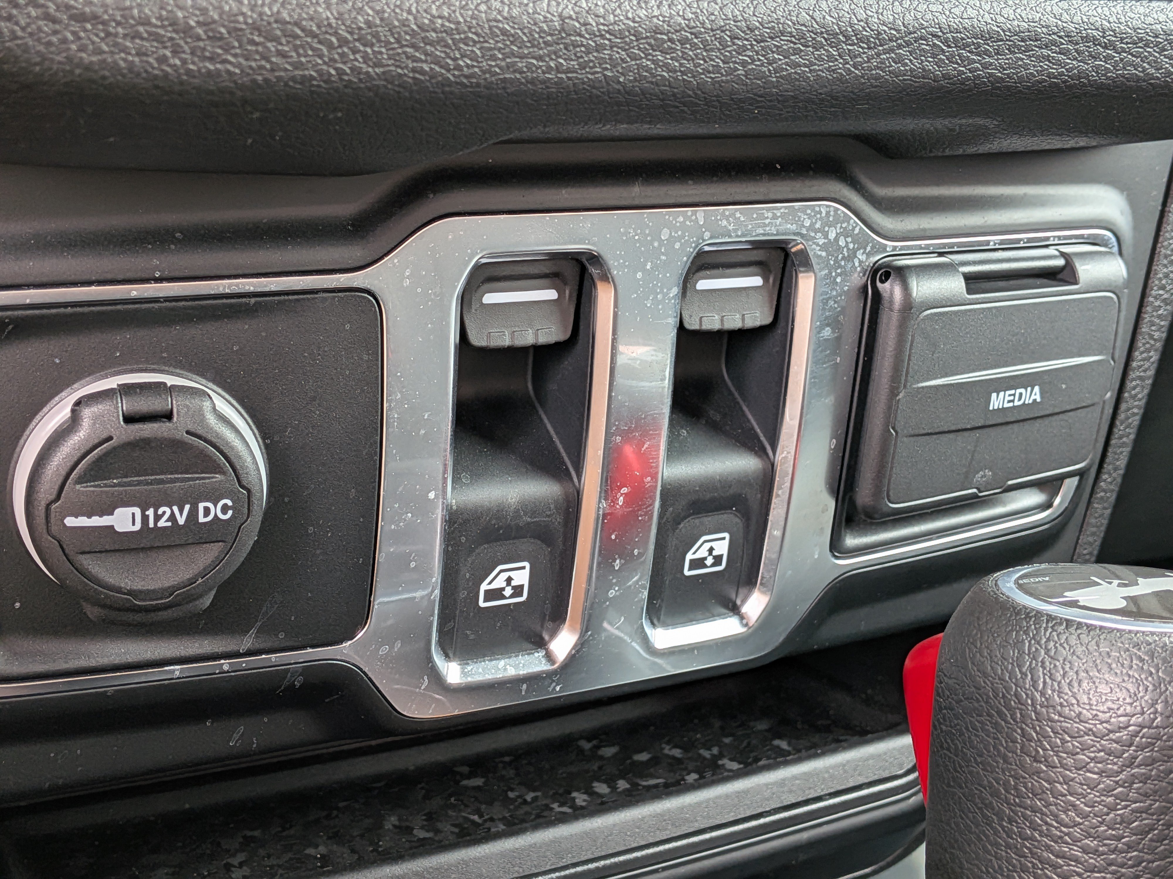 Used 2024 Jeep Wrangler Sport AWD/4WD image 28