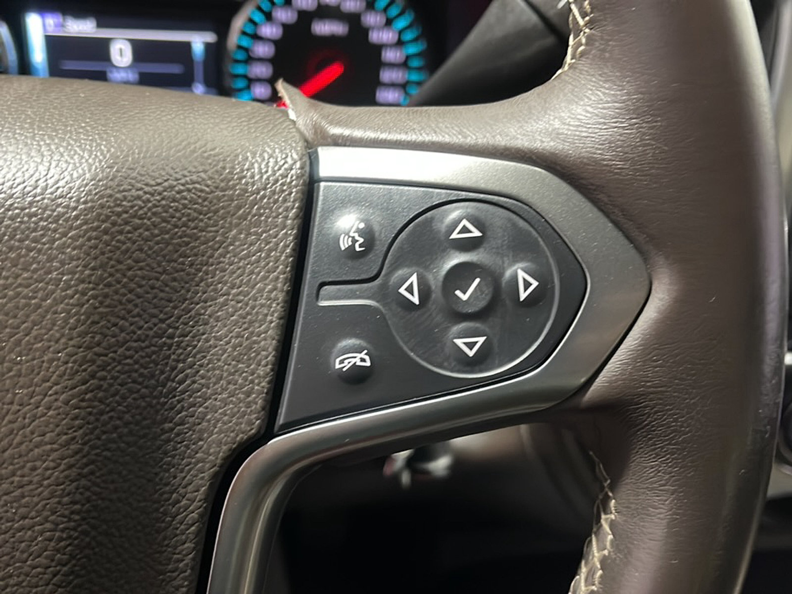 Used 2015 Chevrolet Silverado 1500 LTZ AWD/4WD image 7