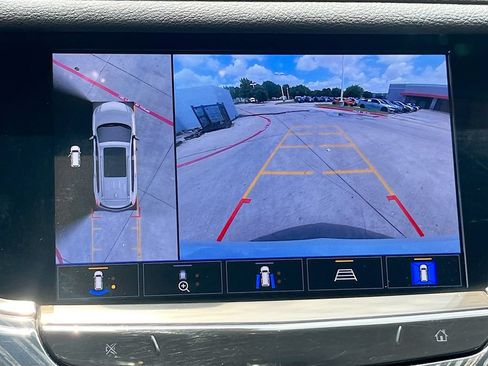 Used 2023 Cadillac XT6 Premium Luxury w/ Technology Package AWD/4WD image 14