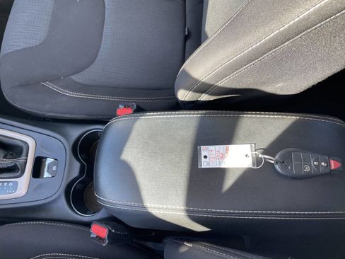 Used 2016 Jeep Cherokee Latitude image 24