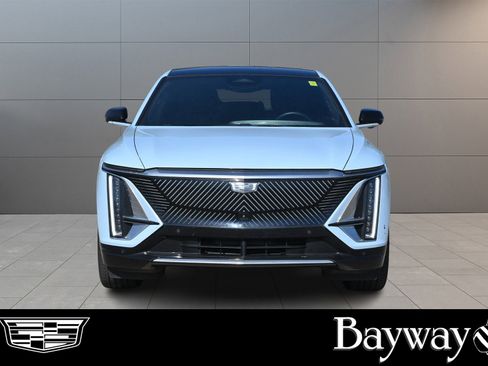 Used 2024 Cadillac Lyriq Luxury w/ LPO, Floor Liner Package image 2