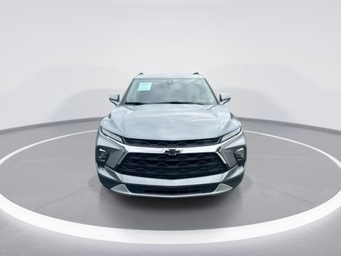 Used 2024 Chevrolet Blazer LT w/ Convenience Package FWD image 3