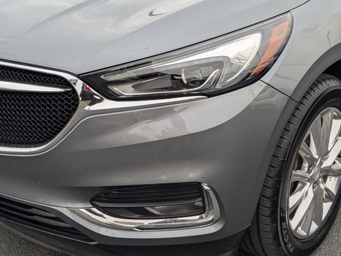 Used 2018 Buick Enclave Essence w/ LPO, Luxury Package image 12