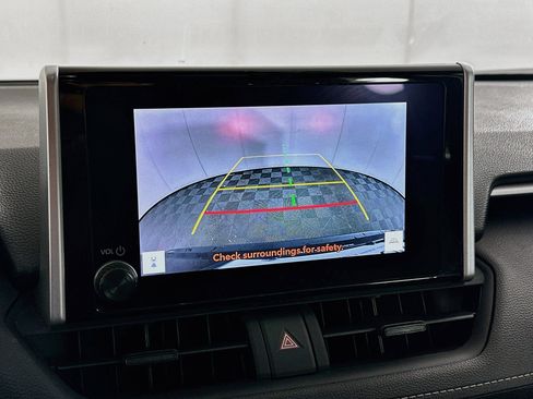 Used 2025 Toyota RAV4 XLE FWD image 22