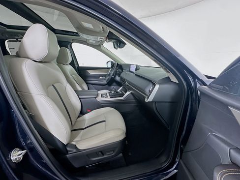 Used 2024 MAZDA CX-90 Plug-In Hybrid w/ Premium Pkg image 34