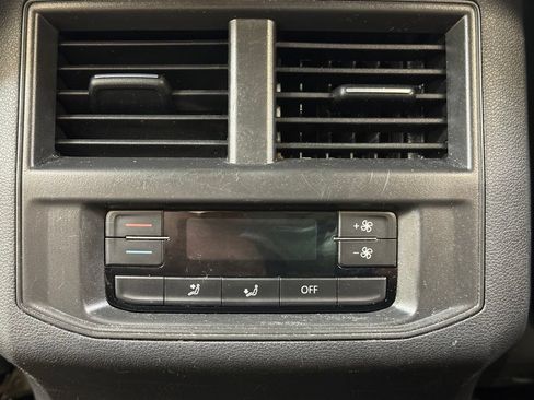 Used 2023 Volkswagen Atlas SE FWD image 23