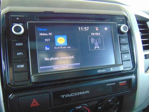 Used 2015 Toyota Tacoma 4x4 Double Cab w/ TRD Off-Road Package image 19