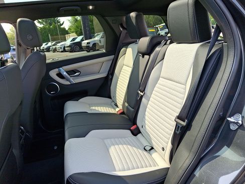 Used 2026 Land Rover Discovery Sport Landmark AWD/4WD image 19