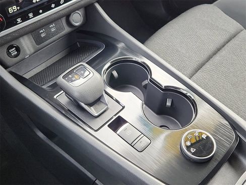 Used 2024 Nissan Rogue SV image 22