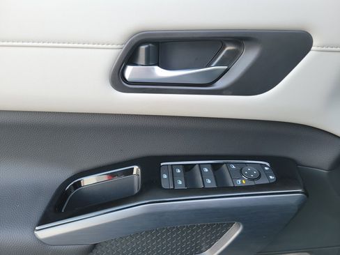 New 2026 Nissan Pathfinder SL image 25