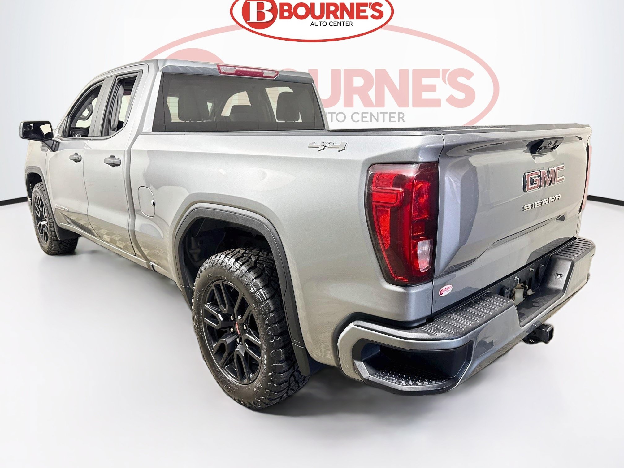 Used 2023 GMC Sierra 1500 Pro w/ Graphite Edition AWD/4WD image 7