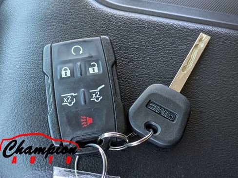 Used 2018 GMC Yukon SLE w/ Convenience Package image 32