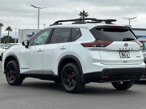 New 2025 Nissan Rogue SV image 6
