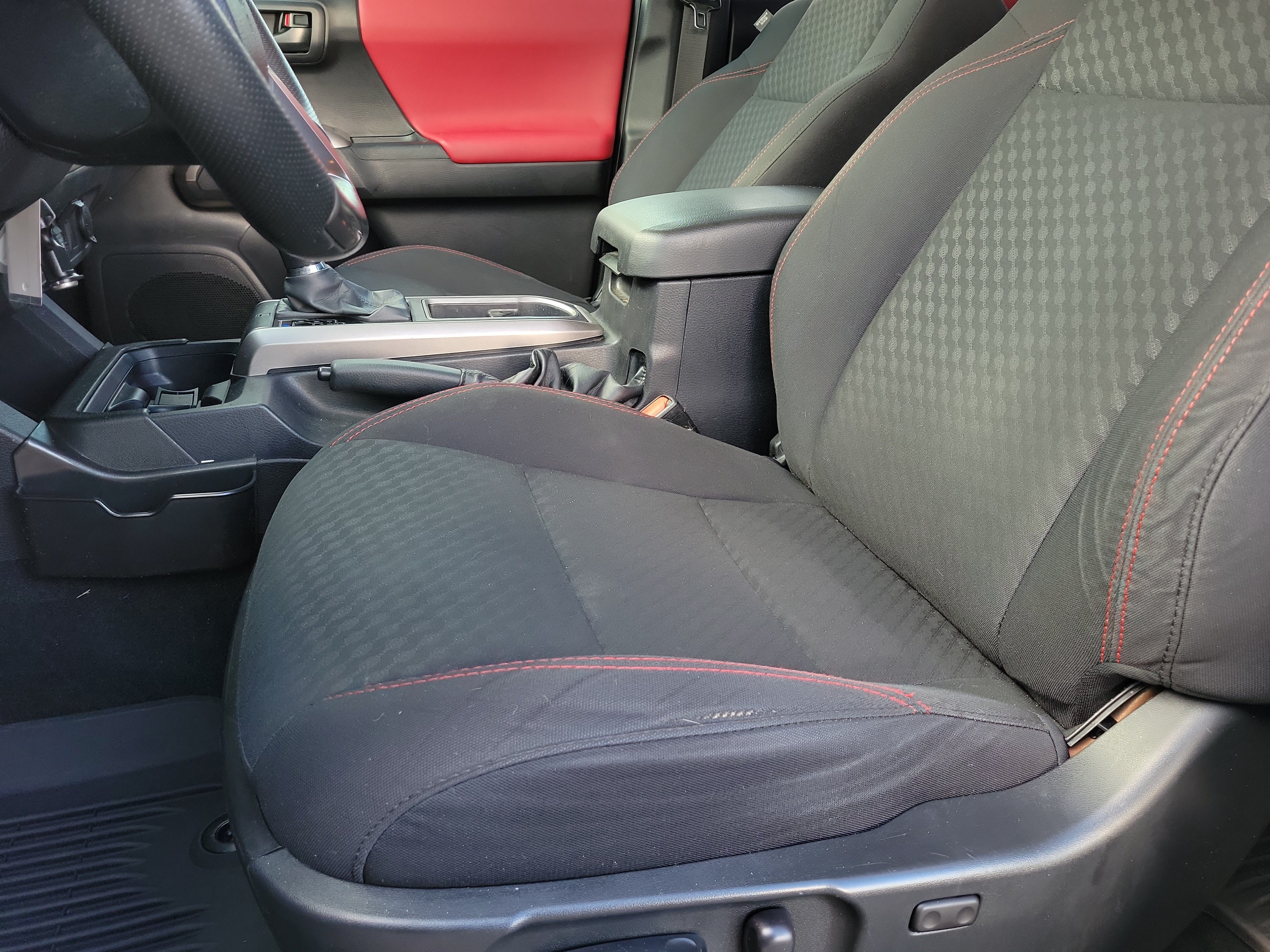 Used 2022 Toyota Tacoma SR5 RWD image 18