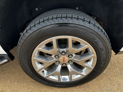 Used 2018 GMC Yukon SLT w/ Open Road Package image 10