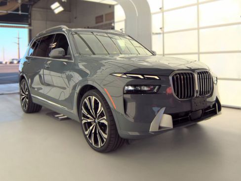 Used 2024 BMW X7 xDrive40i AWD/4WD image 1