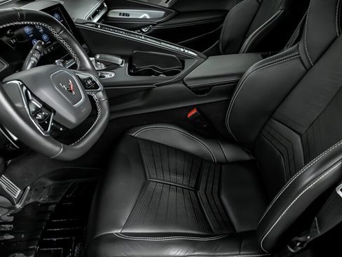 Used 2022 Chevrolet Corvette Stingray w/ Z51 Performance Package image 21