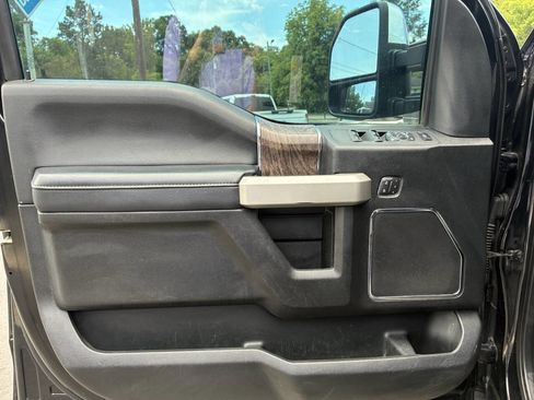 Used 2019 Ford F250 Lariat w/ Chrome Package AWD/4WD image 11