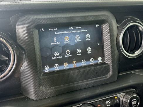 Used 2021 Jeep Wrangler Unlimited Sahara AWD/4WD image 26