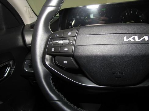 Used 2025 Kia K4 EX image 5