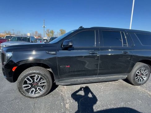 Used 2022 GMC Yukon XL AT4 image 6