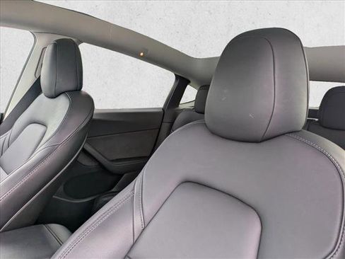 Used 2021 Tesla Model Y Long Range image 5