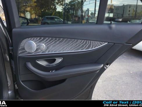 Used 2021 Mercedes-Benz E 350 E 350 4MATIC Sedan image 30