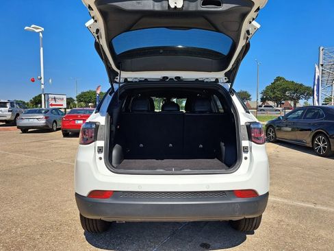 Used 2026 Jeep Compass Limited AWD/4WD image 23