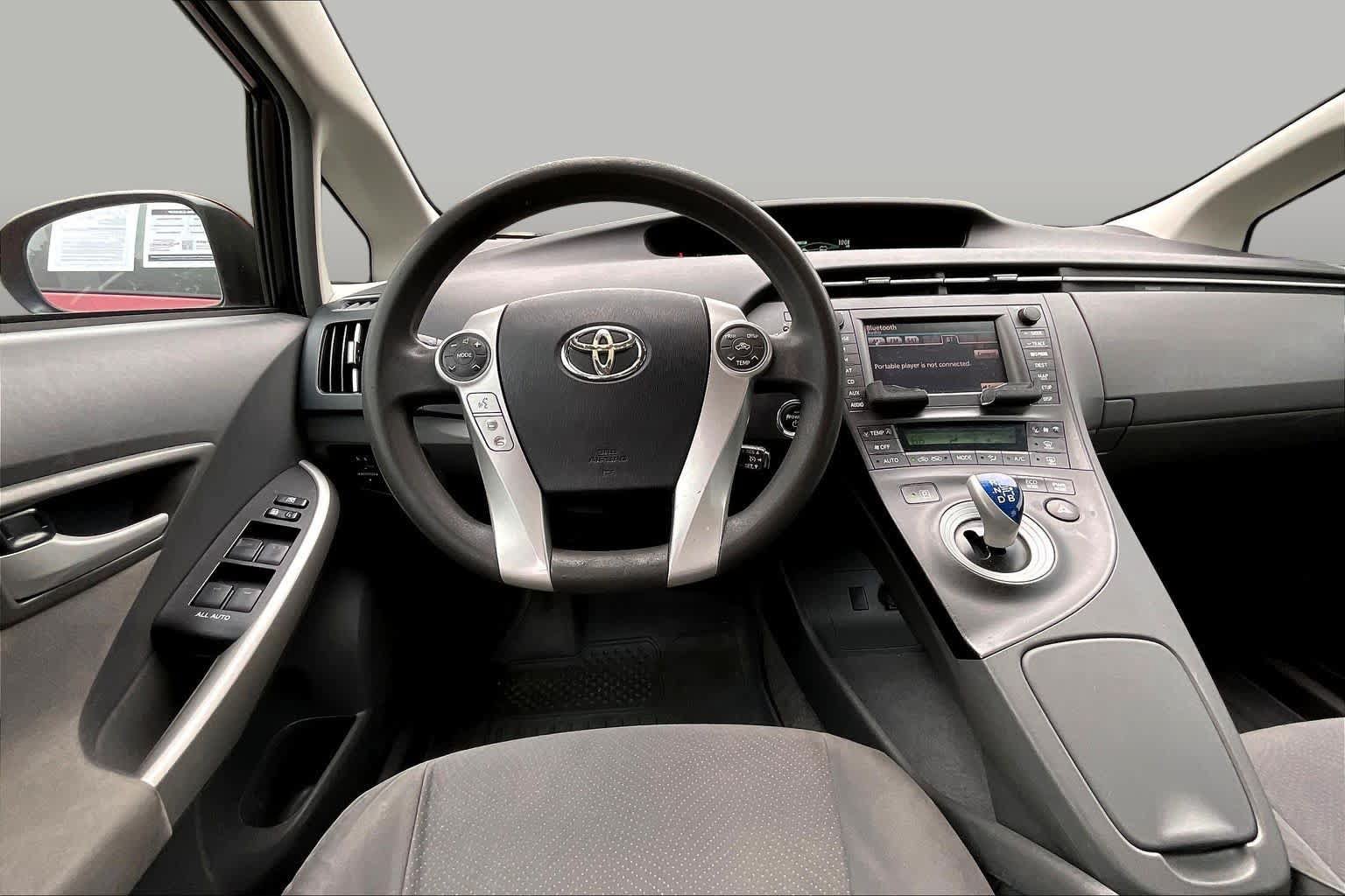 Used 2010 Toyota Prius Three w/ Solar Roof Pkg FWD image 5