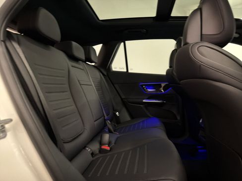 Used 2026 Mercedes-Benz GLC 300 image 28