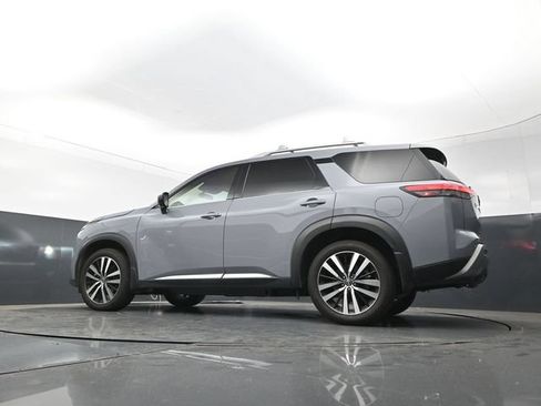 Used 2024 Nissan Pathfinder Platinum FWD image 24