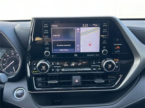 Used 2020 Toyota Highlander Limited image 13