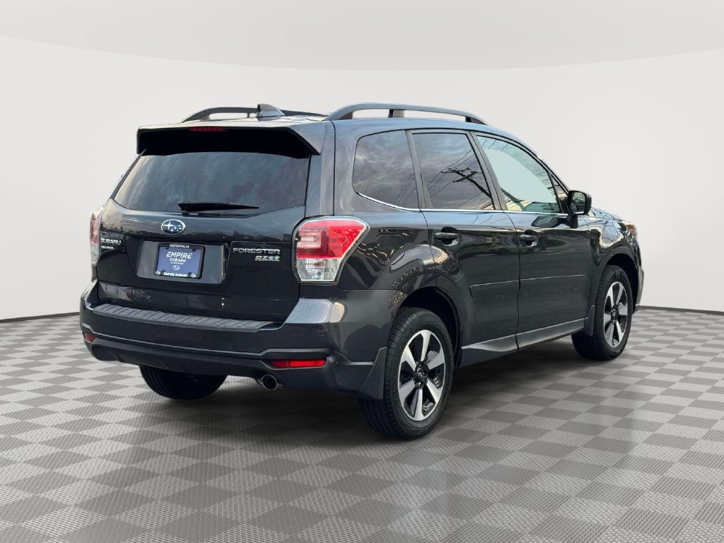 Used 2017 Subaru Forester 2.5i Limited AWD/4WD image 8