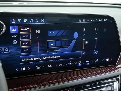 New 2026 Chevrolet Traverse Z71 w/ Driver Confidence Package image 16