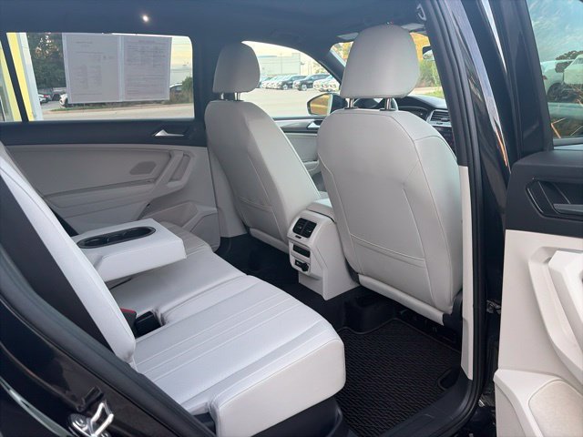 Certified 2023 Volkswagen Tiguan SE R-Line AWD/4WD image 15
