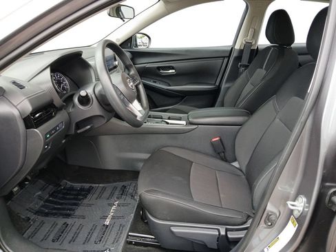 Used 2025 Nissan Sentra SV FWD image 19