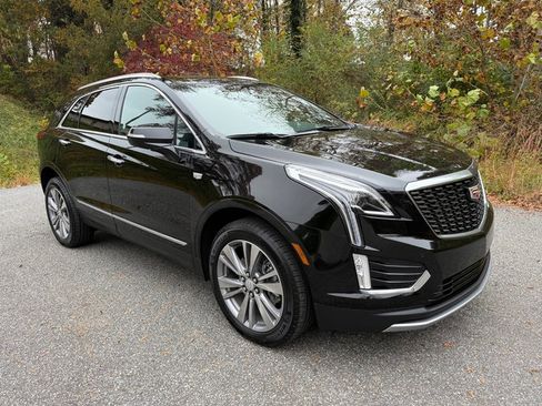 Used 2025 Cadillac XT5 Premium Luxury image 4