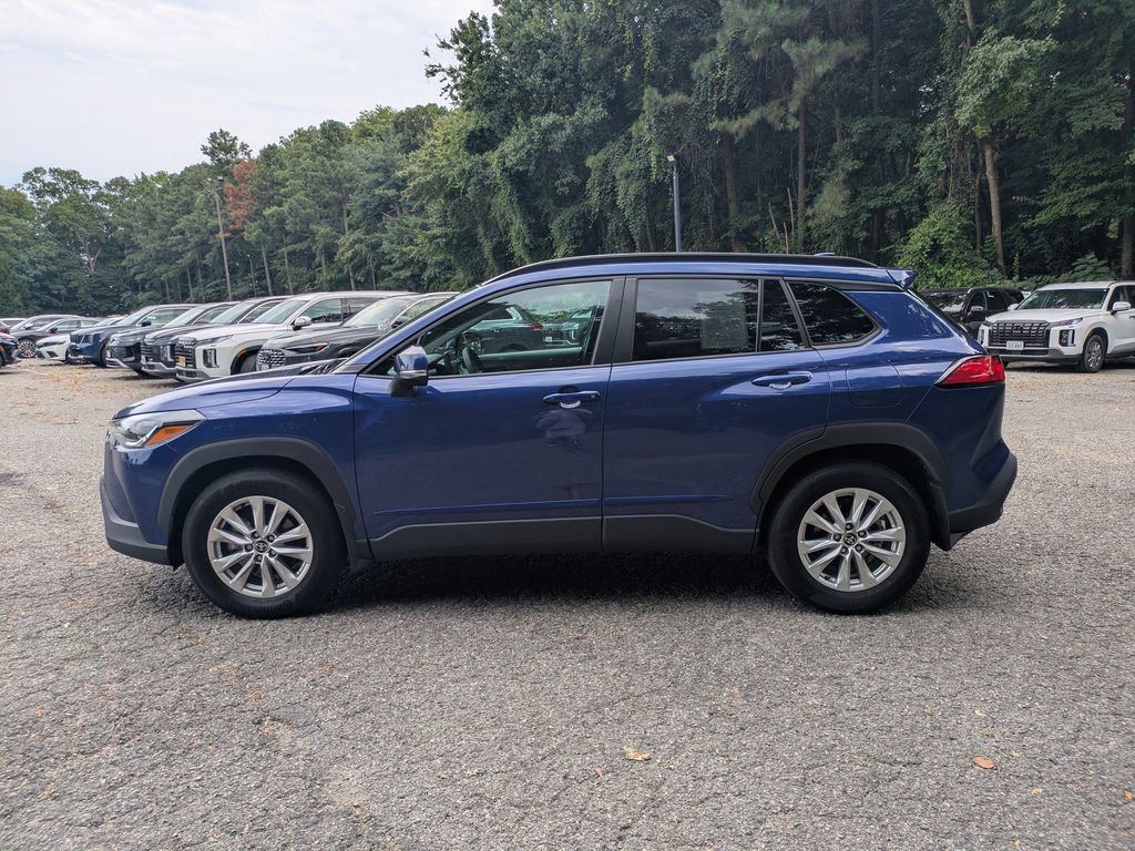 Used 2023 Toyota Corolla Cross LE AWD/4WD image 7