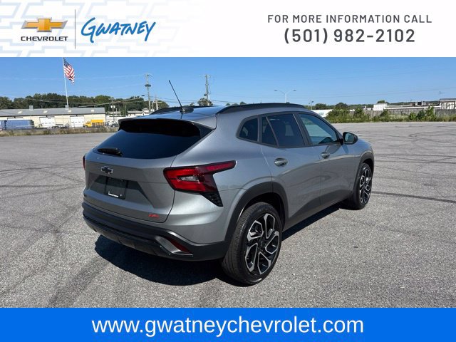 Used 2024 Chevrolet Trax RS w/ Sunroof Package FWD image 5