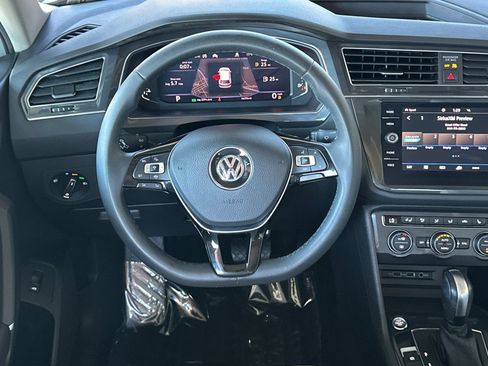 Used 2020 Volkswagen Tiguan SEL AWD/4WD image 16