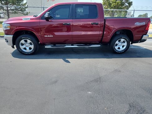 Used 2025 RAM 1500 Big Horn AWD/4WD image 3