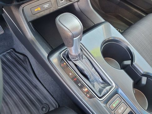 Used 2022 Honda Civic LX image 16