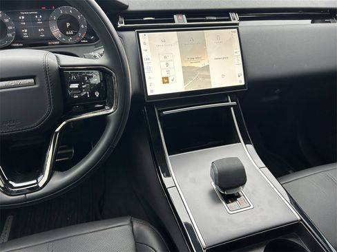 Used 2025 Land Rover Range Rover Velar Dynamic SE image 17