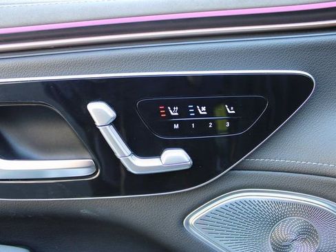 Used 2023 Mercedes-Benz EQS 580 4MATIC SUV image 21