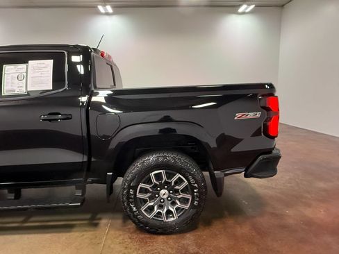 Used 2023 Chevrolet Colorado Z71 w/ Z71 Convenience Package 2 AWD/4WD image 37