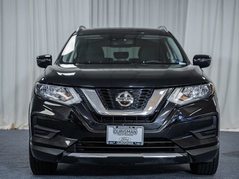 Used 2020 Nissan Rogue SV FWD image 2