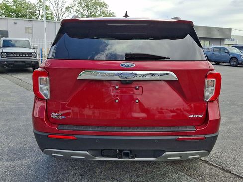 Certified 2023 Ford Explorer XLT w/ Equipment Group 202A AWD/4WD image 5