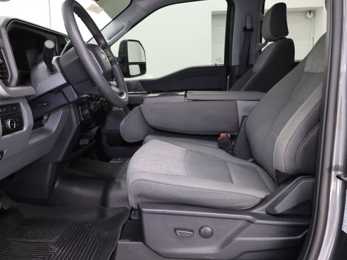Used 2024 Ford F250 XLT w/ Tremor Off-Road Package image 8