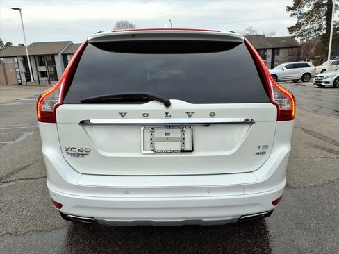 Used 2017 Volvo XC60 T5 Inscription w/ Preferred Option Package image 4